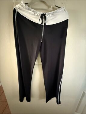 EleVen by Venus Williams Cooldown Black White Athletic Pants Size M NWT